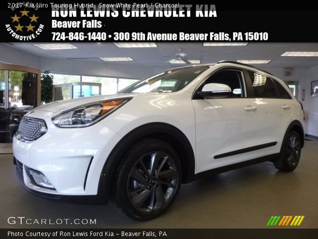 2017 Kia Niro Touring Hybrid in Snow White Pearl