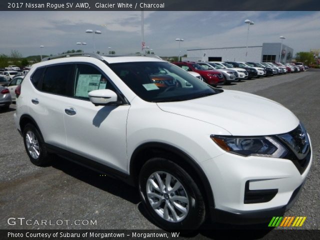 2017 Nissan Rogue SV AWD in Glacier White