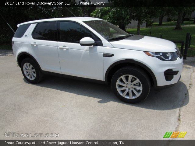 2017 Land Rover Discovery Sport SE in Fuji White