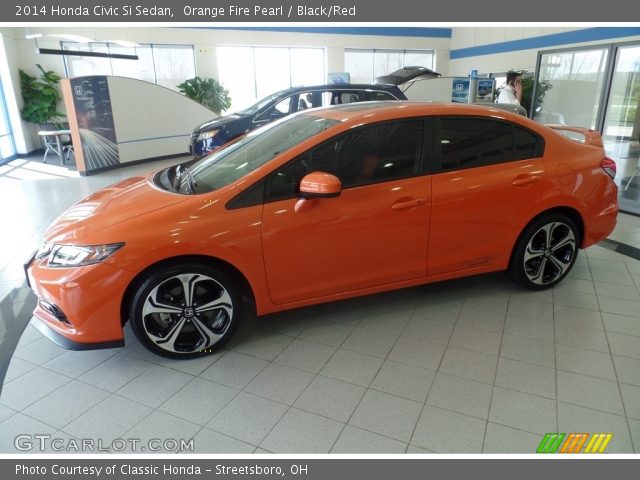 2014 Honda Civic Si Sedan in Orange Fire Pearl
