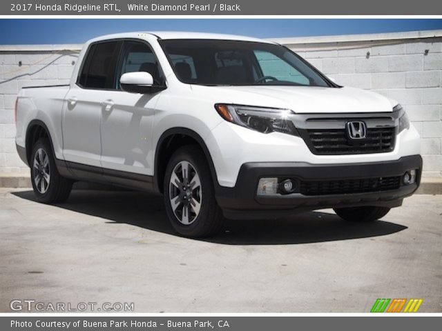 2017 Honda Ridgeline RTL in White Diamond Pearl