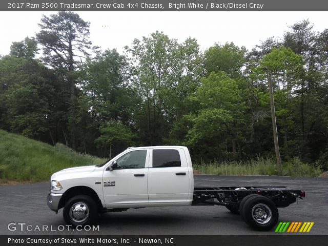 2017 Ram 3500 Tradesman Crew Cab 4x4 Chassis in Bright White