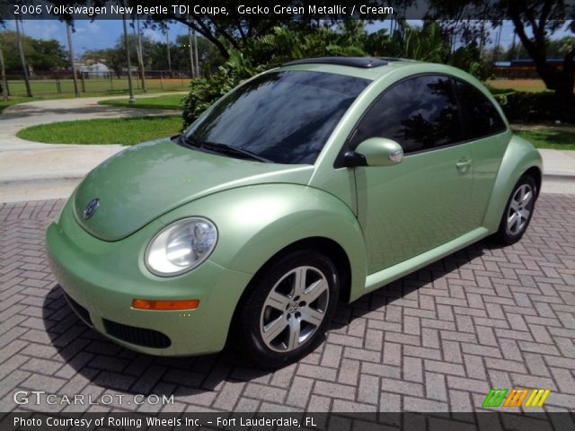 2006 Volkswagen New Beetle TDI Coupe in Gecko Green Metallic