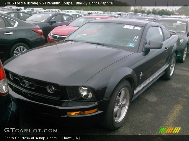 2006 Ford Mustang V6 Premium Coupe in Black