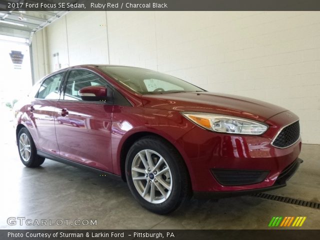 2017 Ford Focus SE Sedan in Ruby Red