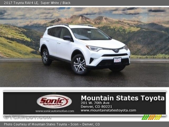 2017 Toyota RAV4 LE in Super White