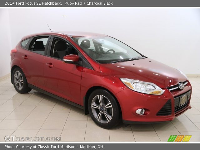 2014 Ford Focus SE Hatchback in Ruby Red