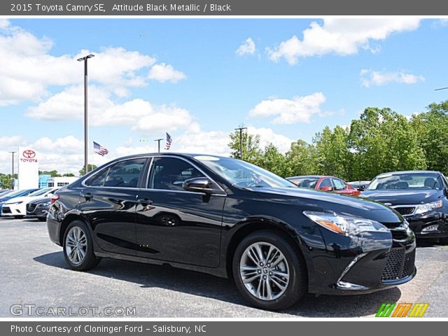 2015 Toyota Camry SE in Attitude Black Metallic
