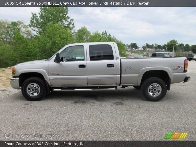 2005 GMC Sierra 2500HD SLE Crew Cab 4x4 in Silver Birch Metallic