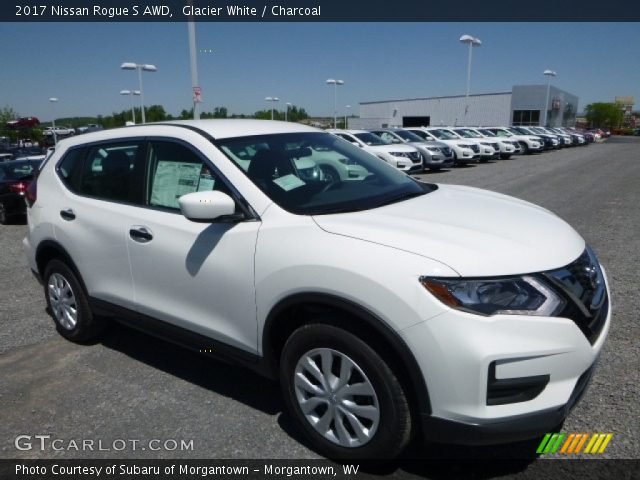 2017 Nissan Rogue S AWD in Glacier White