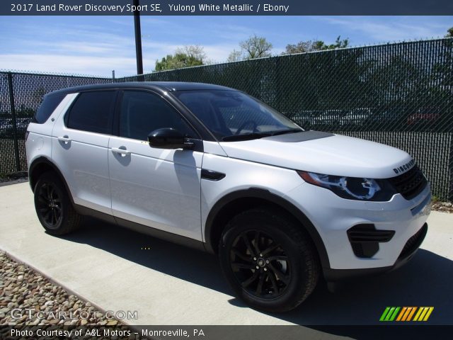 2017 Land Rover Discovery Sport SE in Yulong White Metallic