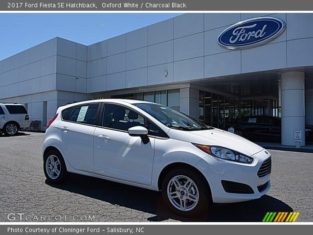2017 Ford Fiesta SE Hatchback in Oxford White