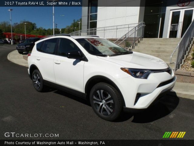 2017 Toyota RAV4 LE in Super White