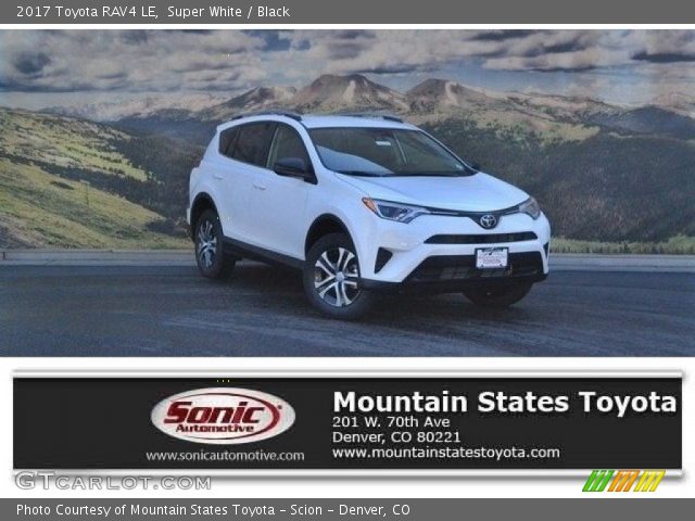 2017 Toyota RAV4 LE in Super White