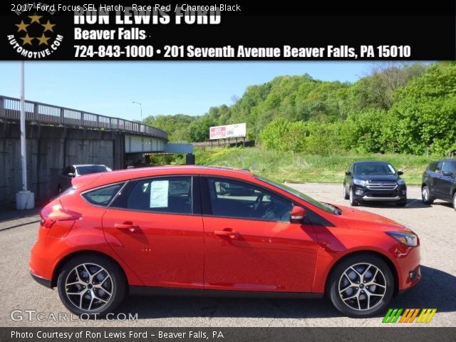 2017 Ford Focus SEL Hatch in Race Red