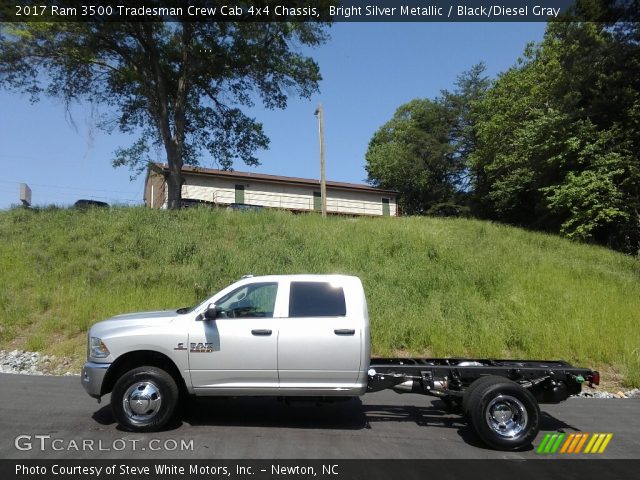 2017 Ram 3500 Tradesman Crew Cab 4x4 Chassis in Bright Silver Metallic