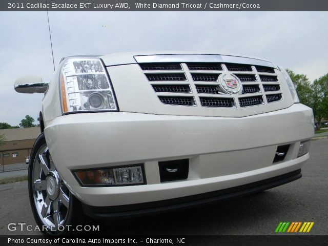 2011 Cadillac Escalade EXT Luxury AWD in White Diamond Tricoat