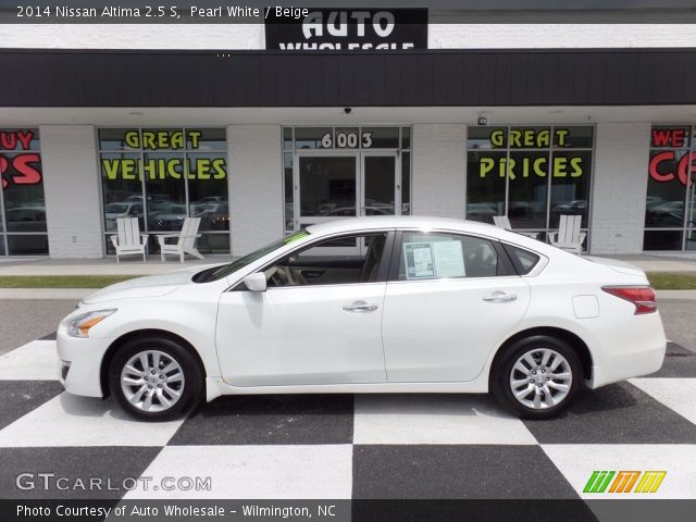 2014 Nissan Altima 2.5 S in Pearl White