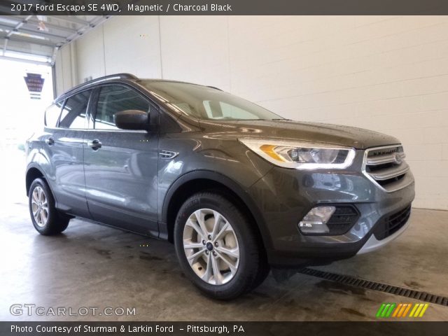2017 Ford Escape SE 4WD in Magnetic
