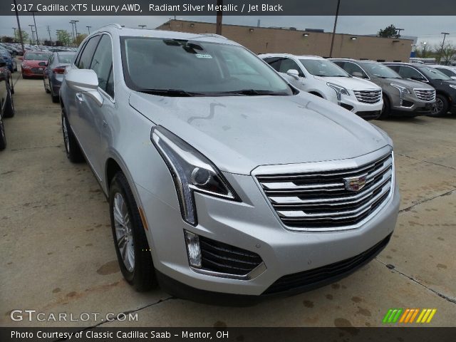 2017 Cadillac XT5 Luxury AWD in Radiant Silver Metallic