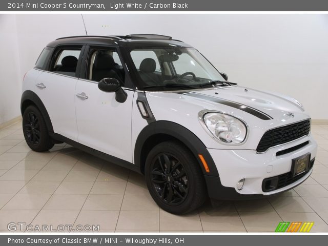 2014 Mini Cooper S Countryman in Light White