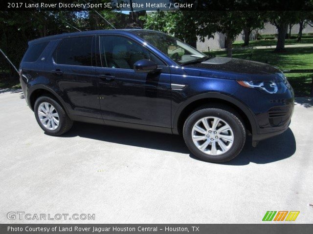 2017 Land Rover Discovery Sport SE in Loire Blue Metallic