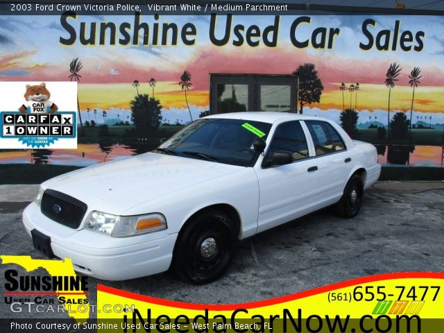 2003 Ford Crown Victoria Police in Vibrant White