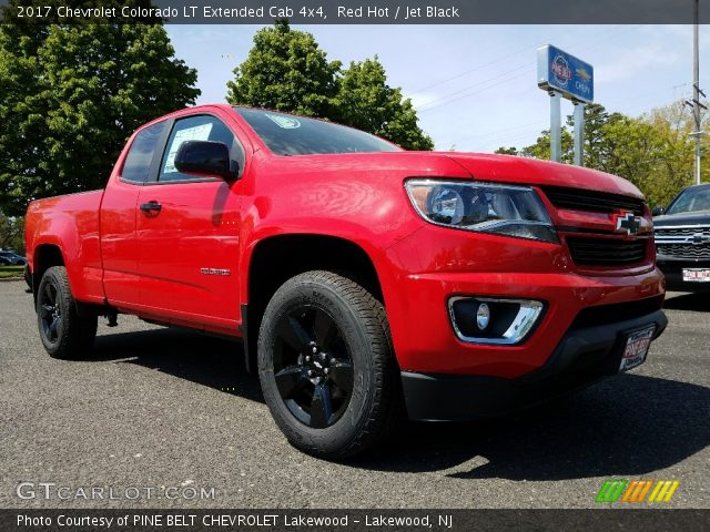 2017 Chevrolet Colorado LT Extended Cab 4x4 in Red Hot