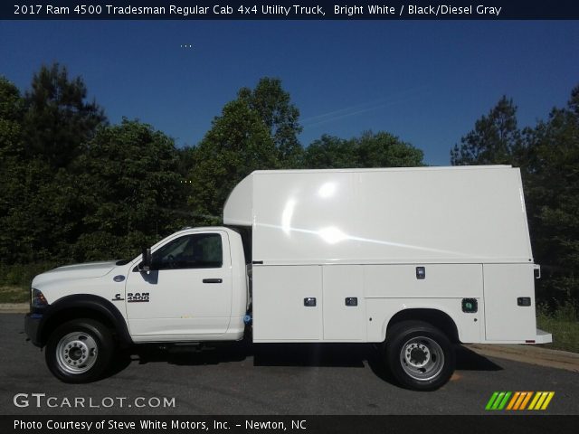 2017 Ram 4500 Tradesman Regular Cab 4x4 Utility Truck in Bright White
