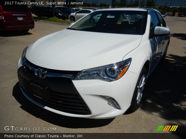 2017 Toyota Camry LE in Super White