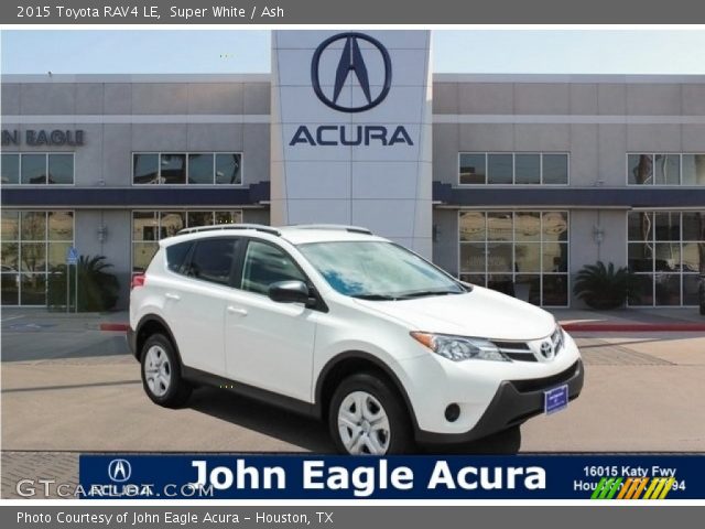 2015 Toyota RAV4 LE in Super White