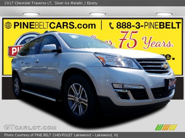 2017 Chevrolet Traverse LT in Silver Ice Metallic