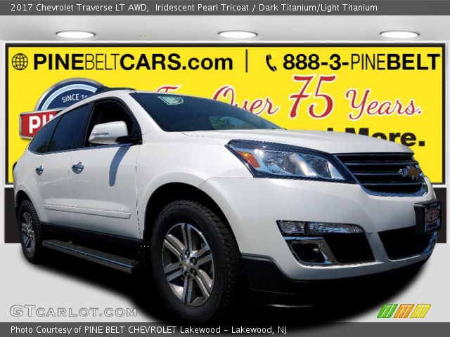 2017 Chevrolet Traverse LT AWD in Iridescent Pearl Tricoat