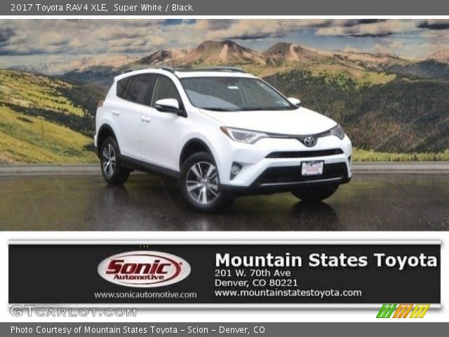 2017 Toyota RAV4 XLE in Super White