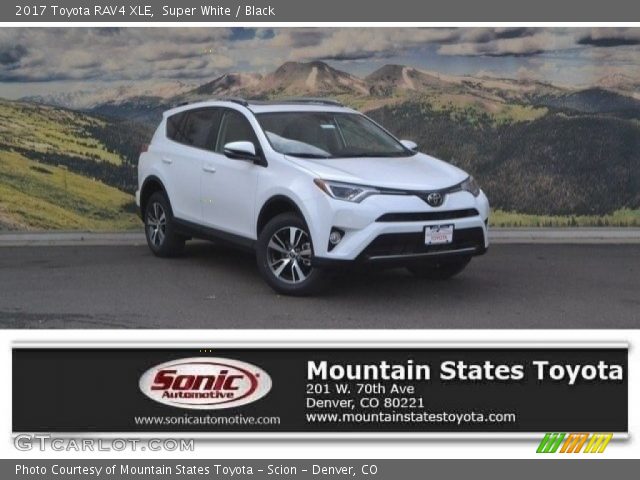 2017 Toyota RAV4 XLE in Super White