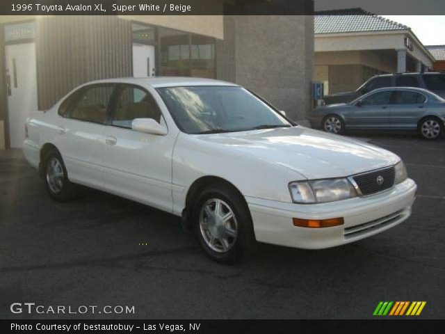 1996 Toyota Avalon XL in Super White