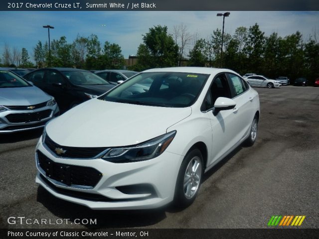 2017 Chevrolet Cruze LT in Summit White