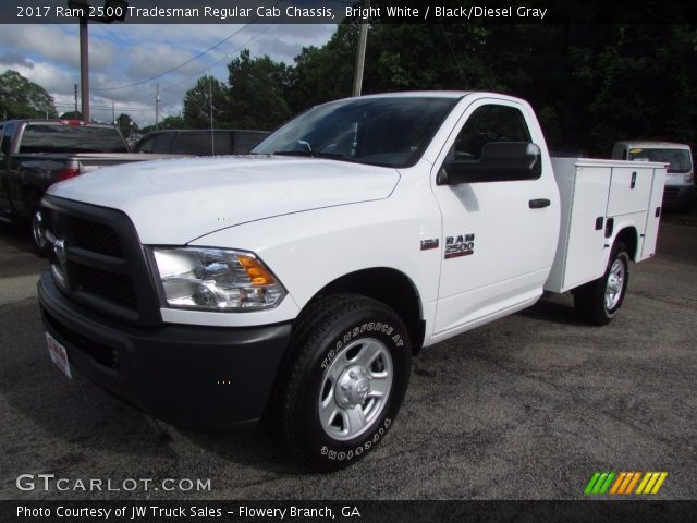 2017 Ram 2500 Tradesman Regular Cab Chassis in Bright White