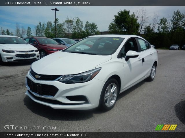 2017 Chevrolet Cruze LT in Summit White