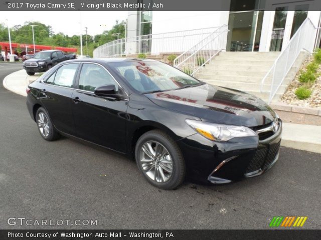 2017 Toyota Camry SE in Midnight Black Metallic