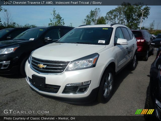 2017 Chevrolet Traverse LT AWD in Iridescent Pearl Tricoat