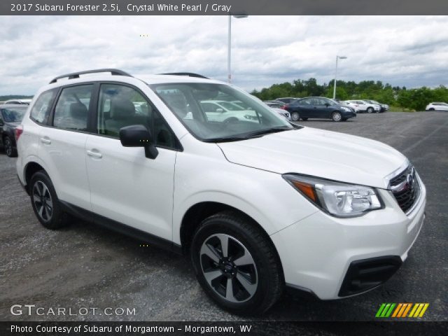 2017 Subaru Forester 2.5i in Crystal White Pearl