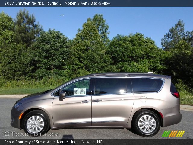 2017 Chrysler Pacifica Touring L in Molten Silver