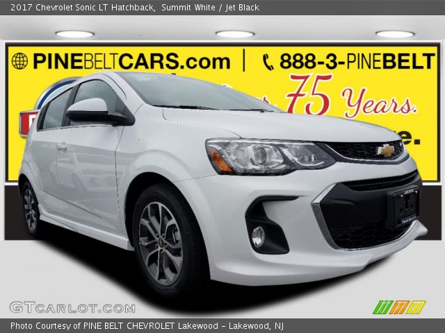 2017 Chevrolet Sonic LT Hatchback in Summit White