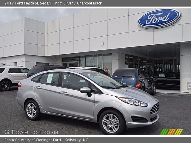 2017 Ford Fiesta SE Sedan in Ingot Silver