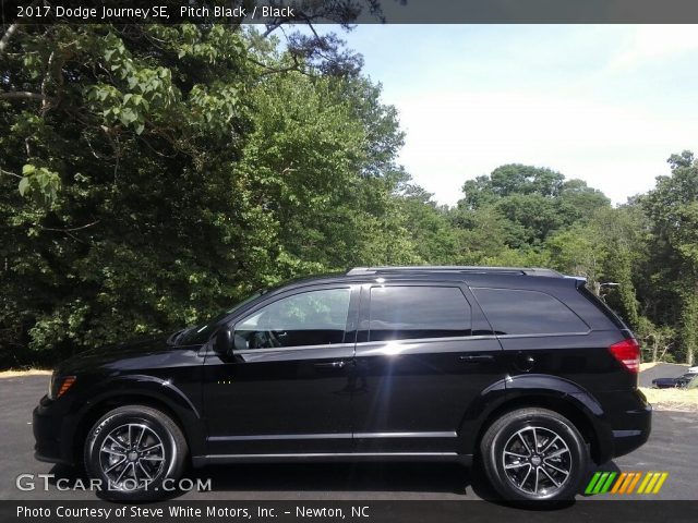 2017 Dodge Journey SE in Pitch Black