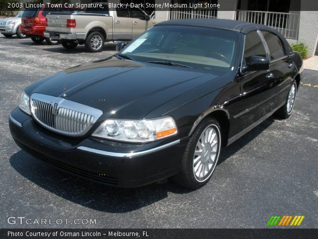 2003 Lincoln Town Car Signature in Black