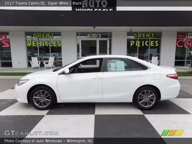 2017 Toyota Camry SE in Super White