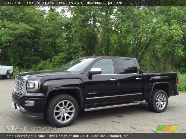 2017 GMC Sierra 1500 Denali Crew Cab 4WD in Onyx Black