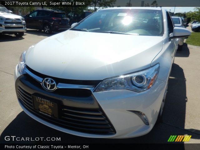 2017 Toyota Camry LE in Super White